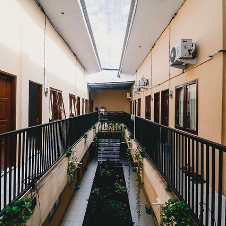 Hotel Reddoorz Near Jalan Gatot Subroto Medan Zewnętrze zdjęcie