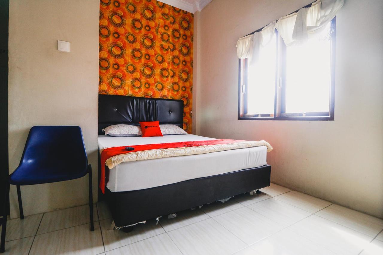 Hotel Reddoorz Near Jalan Gatot Subroto Medan Zewnętrze zdjęcie
