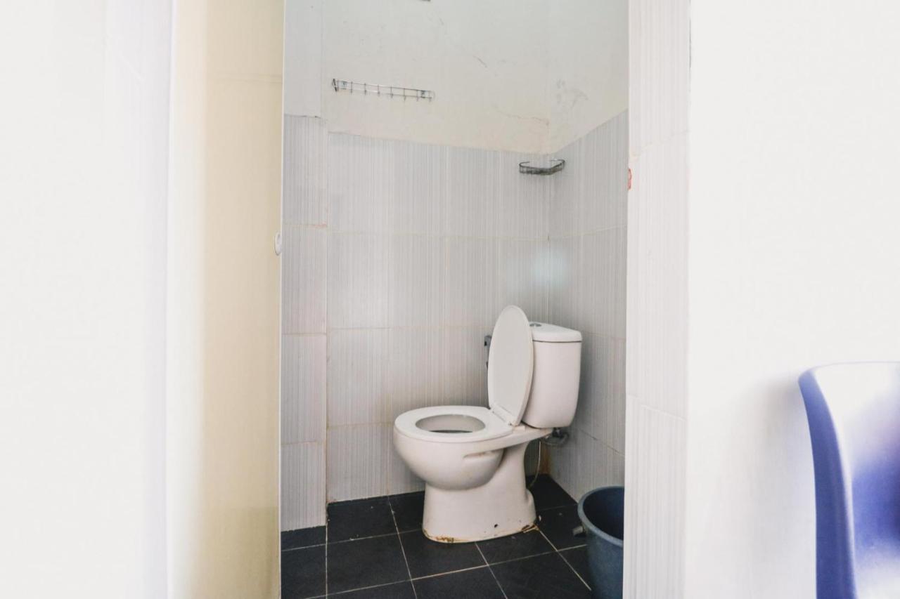 Hotel Reddoorz Near Jalan Gatot Subroto Medan Zewnętrze zdjęcie